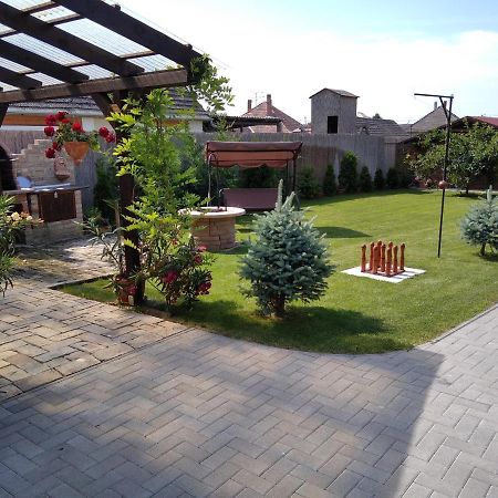 Moezsi Apartman Tolna Εξωτερικό φωτογραφία