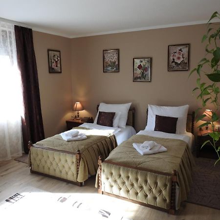 Moezsi Apartman Tolna Εξωτερικό φωτογραφία