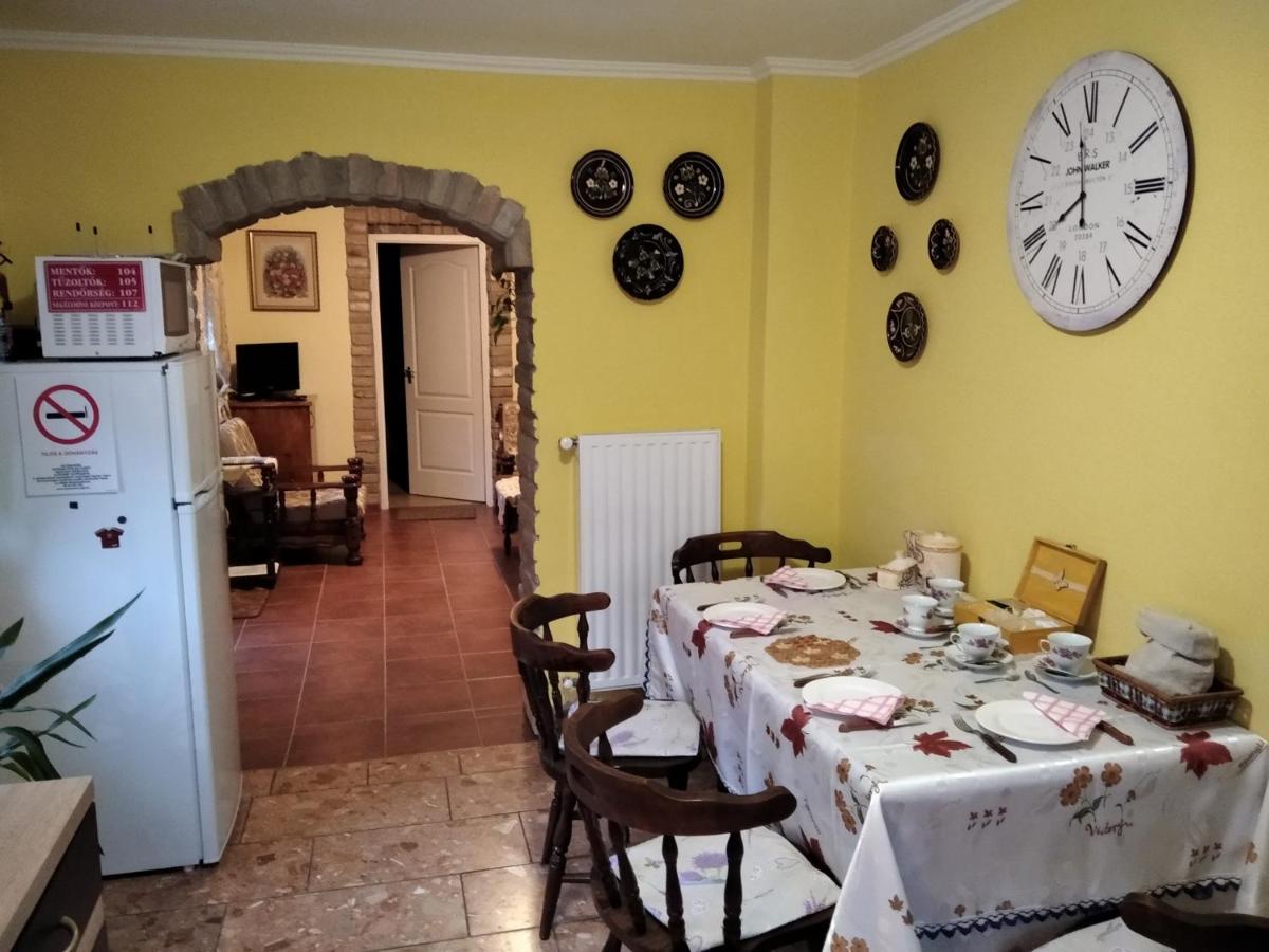 Moezsi Apartman Tolna Εξωτερικό φωτογραφία
