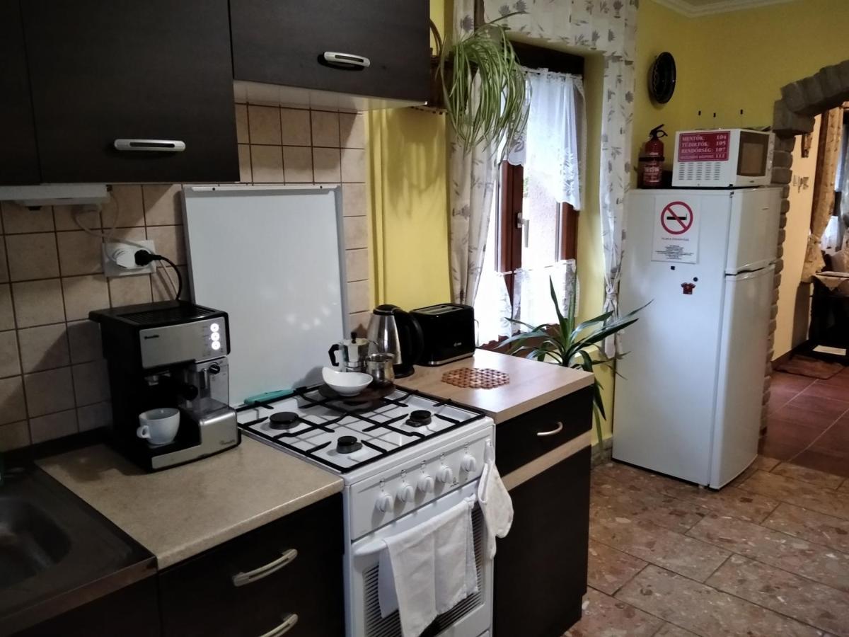 Moezsi Apartman Tolna Εξωτερικό φωτογραφία